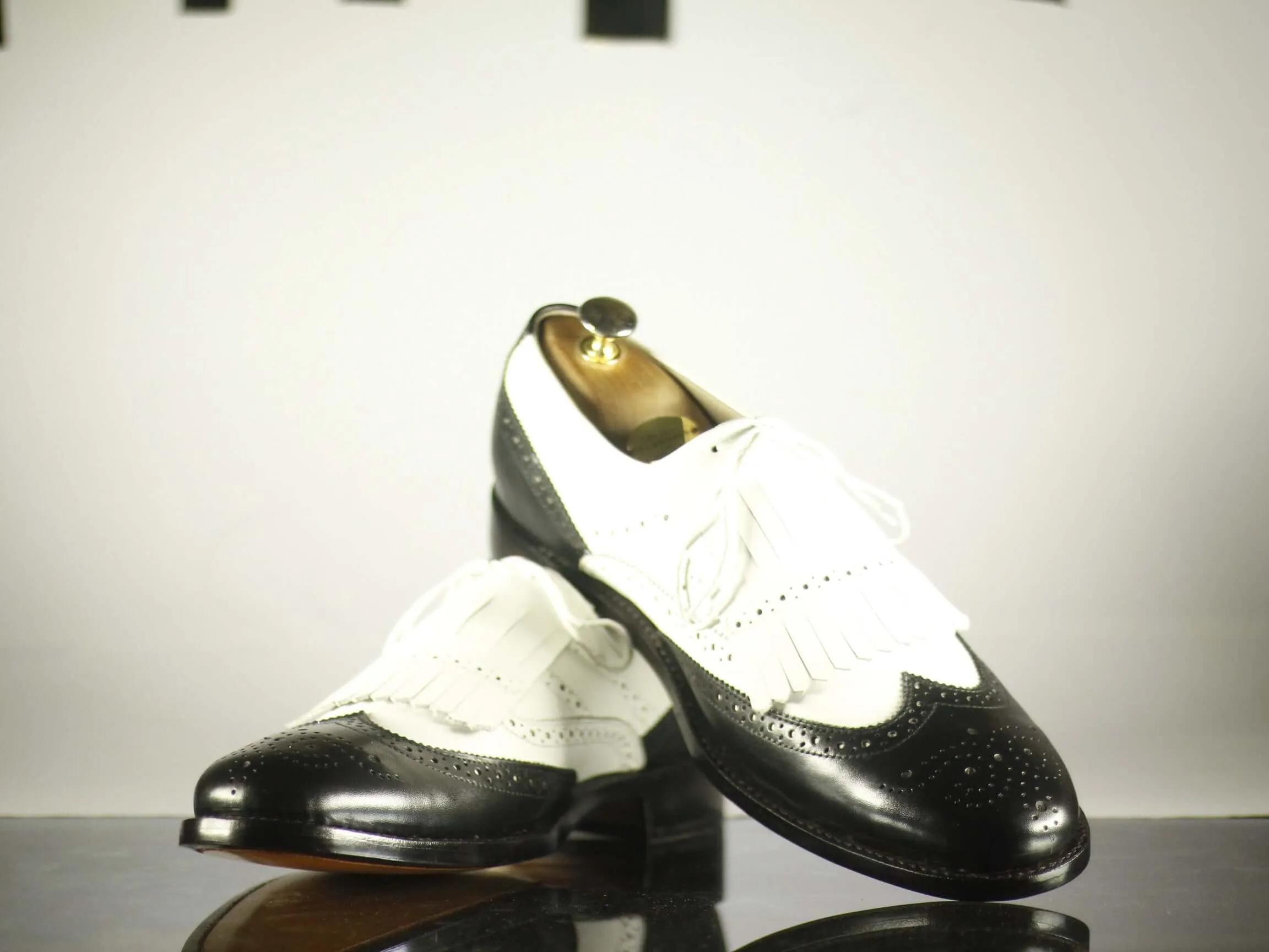 Handmade Men's Black White Leather Wing Tip Brogue Fringed Shoes, Men Designer Dress Formal Luxury Shoes