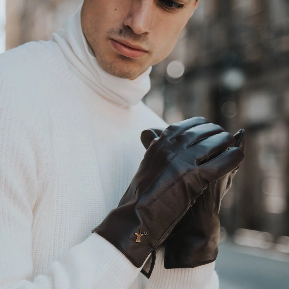 Musk - vegan leather gloves with fleece lining & touchscreen feature